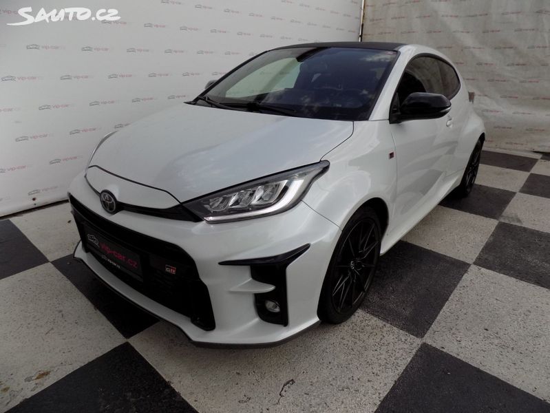 Toyota GR Yaris, 1.6i/16V/FOUR/AWD/LED/ČR/